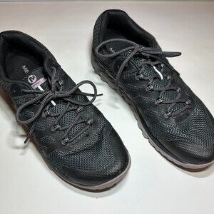 Womens Merrils Black shoe, mesh uppers with laces, size 10.5 Wide